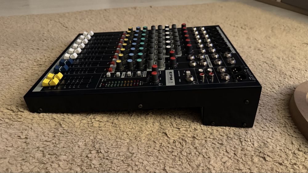Mixer audio Soundcraft EPM6(nu Yamaha, Mackie, Behringer)