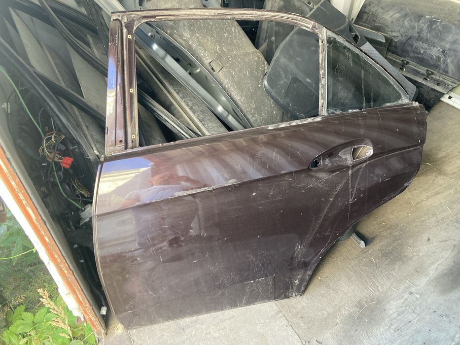 Дверь задняя левая Мерседес Е W212 / Mercedes E W212