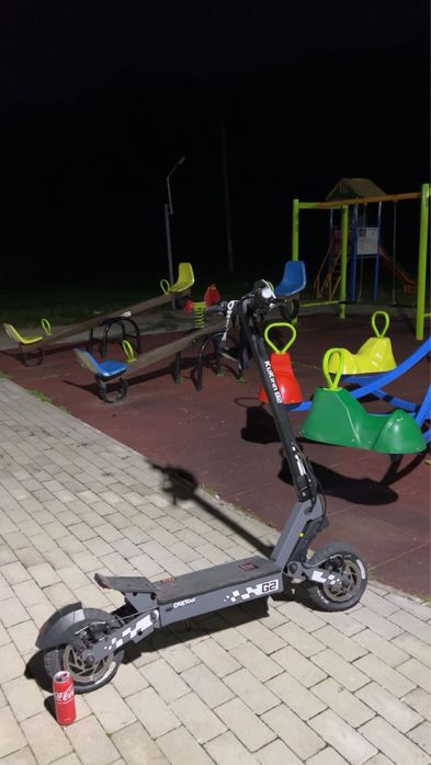 vând trotinetă kukirin g2