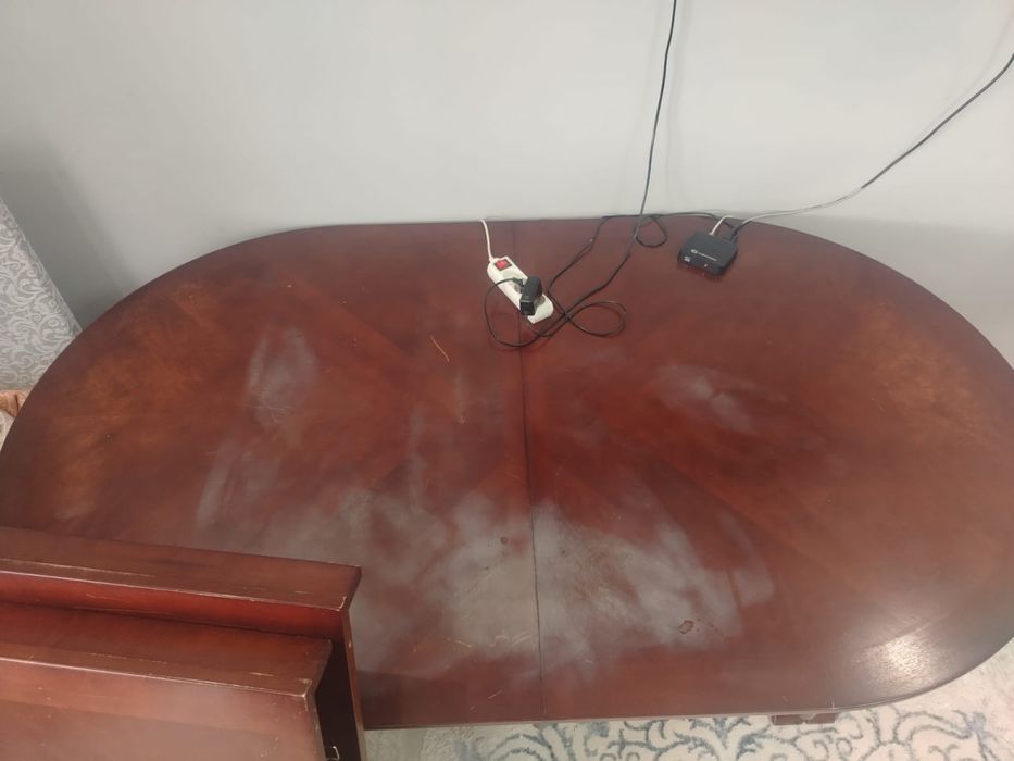 Продается большой стол