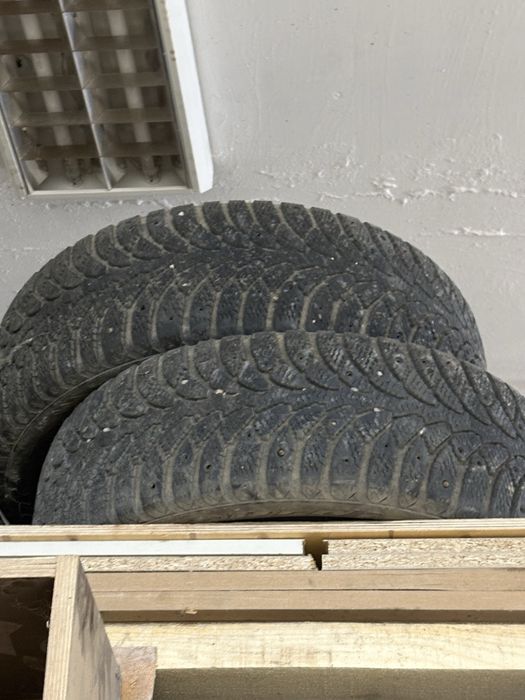 Продам шины R16 зимние с щипами