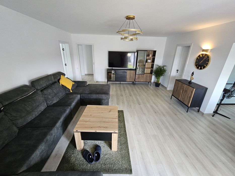 Proprietar vând casă individuală cu 5 camere în Hărman
