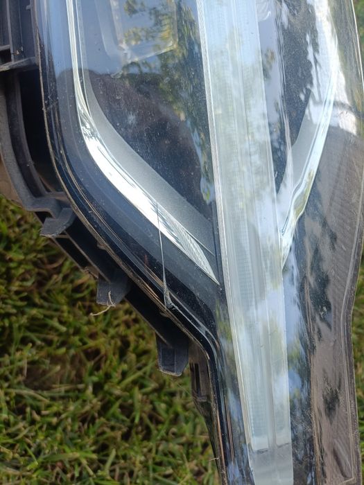 Vând far dreapta Volvo XC60