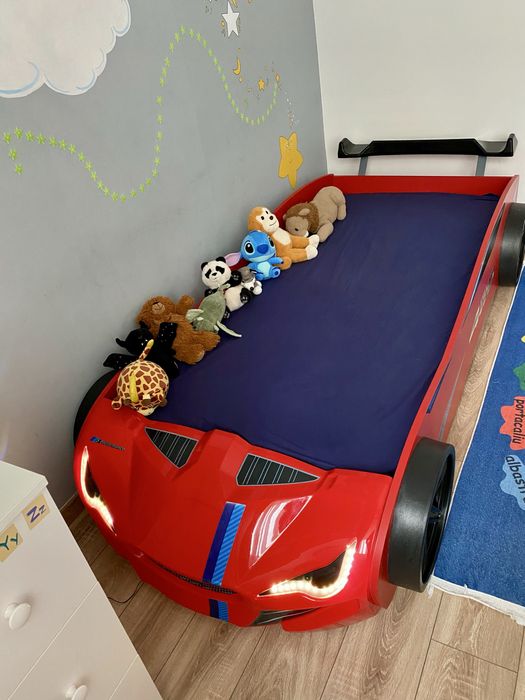 Pat copii 3-14 ani, in forma de masina de curse.