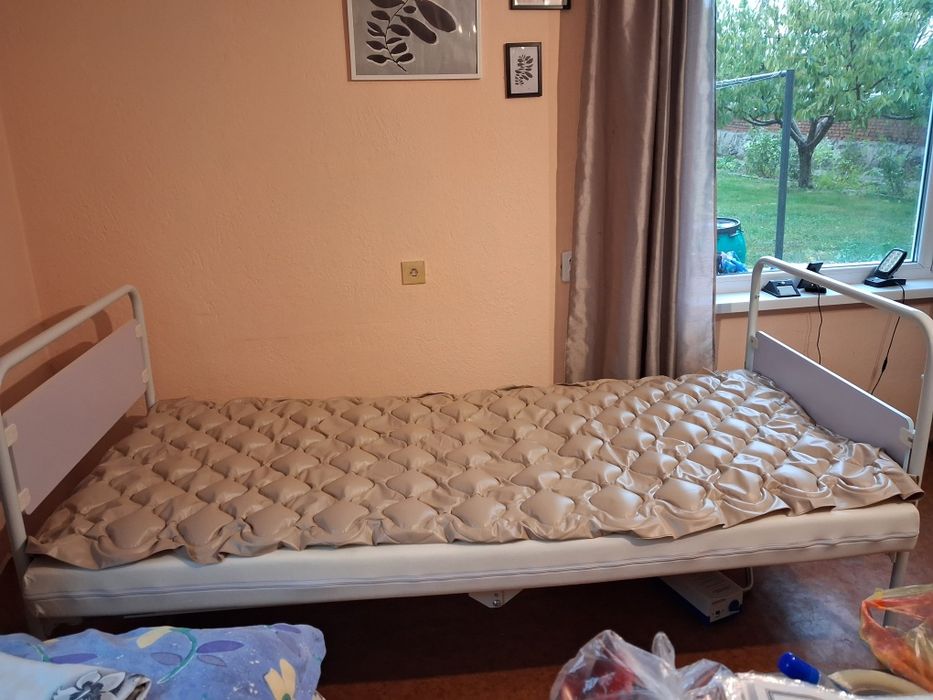 Продавам леглото използвано е 40 дни.като ново е. Напълно запазено.