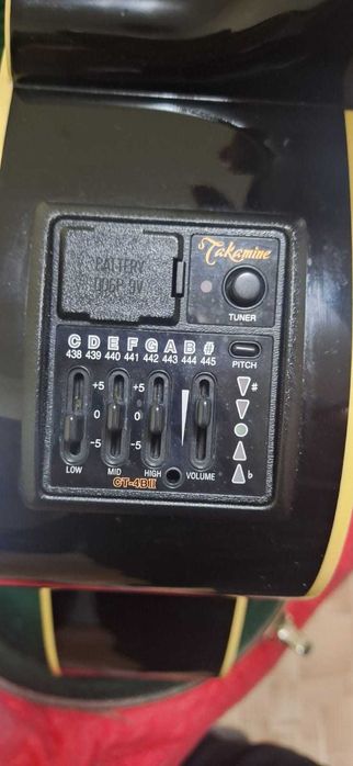 Продам акустическую гитару Takamine EF241S