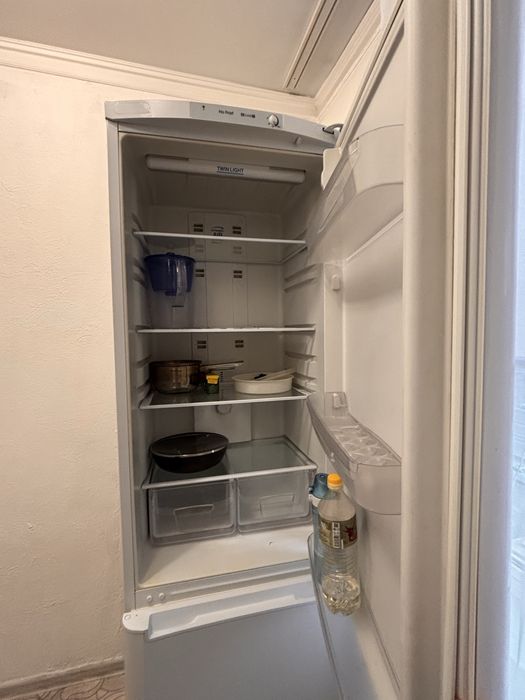 Продается холодильник Indesit