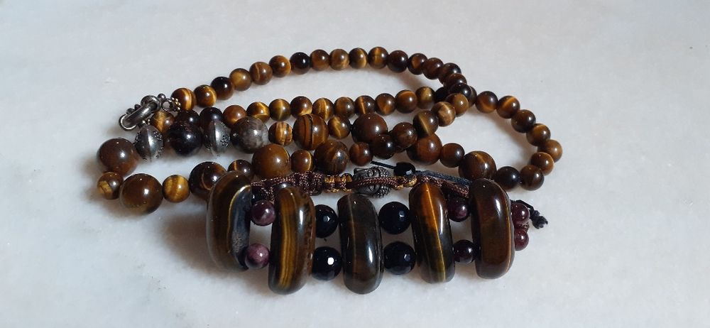 Două seturi din piatră naturală