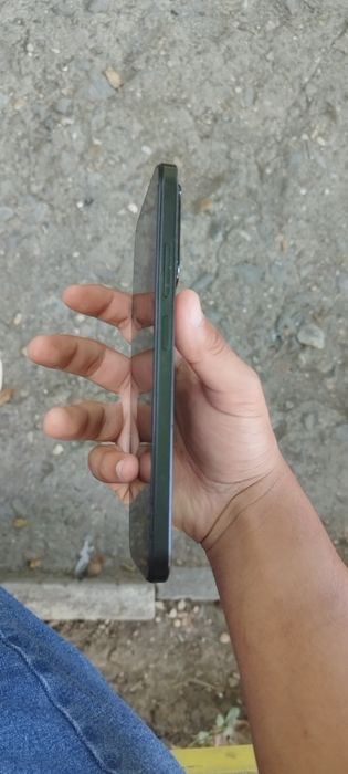 Телефон Poco C85