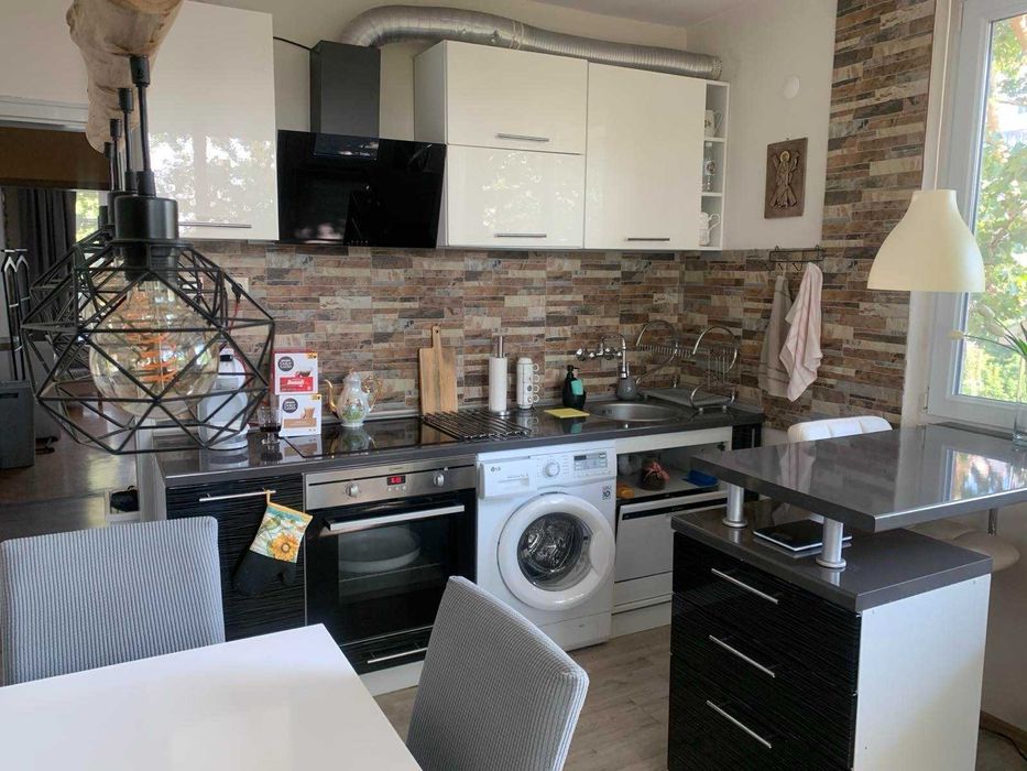 Дава се под наем Двустаен апартамент в Силистра, Център - 70 кв.м за 255 € - Снимка #3