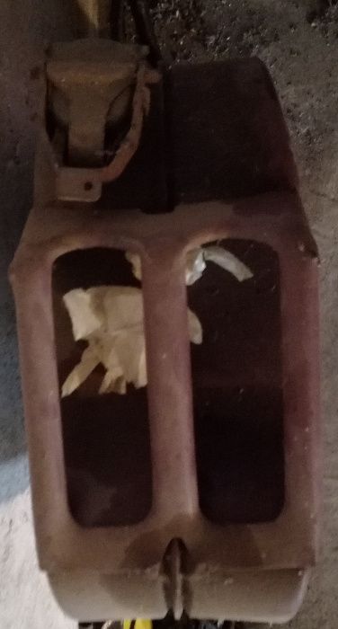 продавам метална туба, резервоар за гориво 20 литра