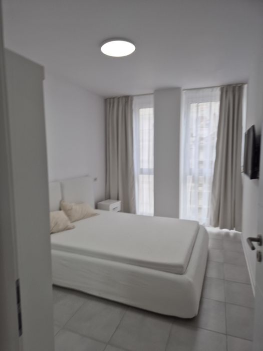 Proprietar inchiriez apartament si loc parcare campeador Torontalului Metro
