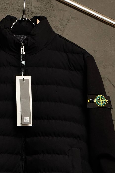 Geaca Stone Island calitate superioara