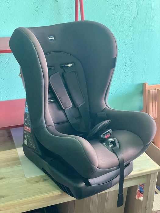 Продам автокресло Chicco Cosmos