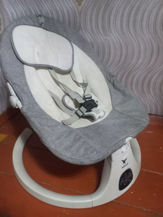 Шезлог для малыша автоматически