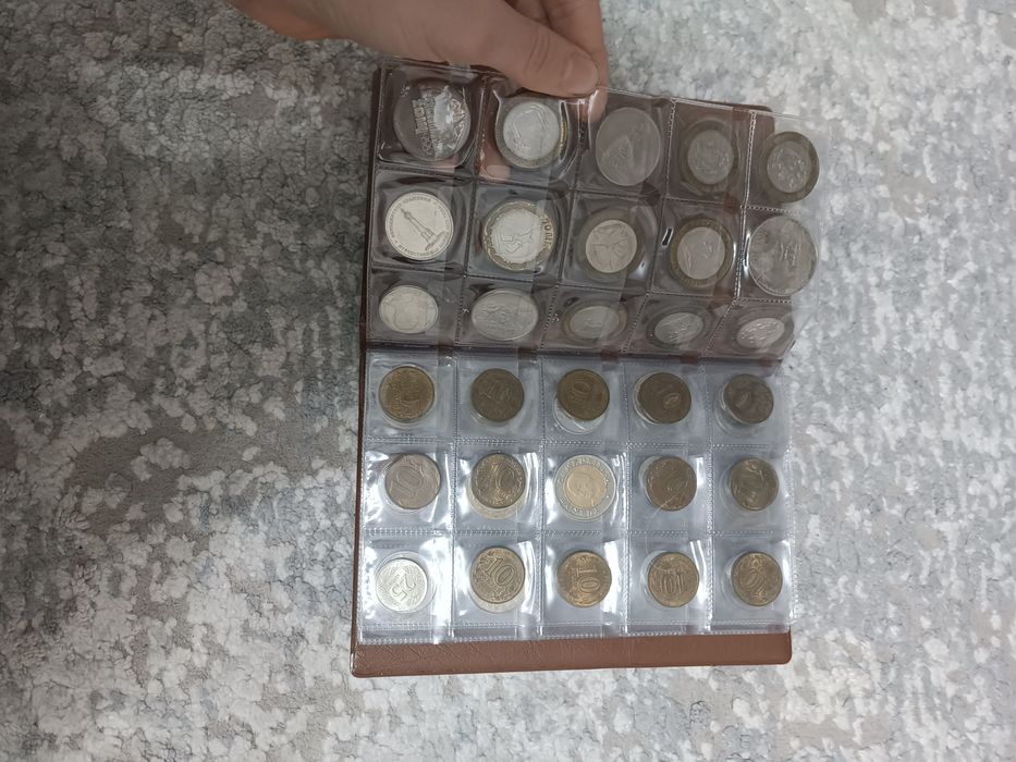 Бумажник с коллекциоными  монетами