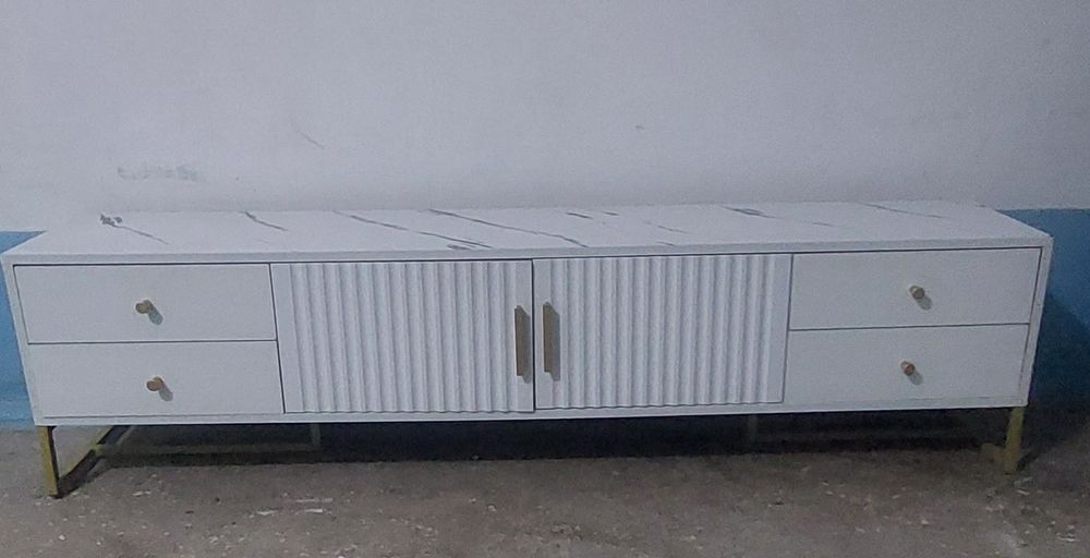 Тумба под телевизор для үостинной