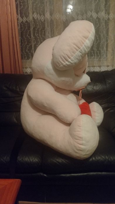 Голяма плюшена играчка тип влюбена бебе - мишка