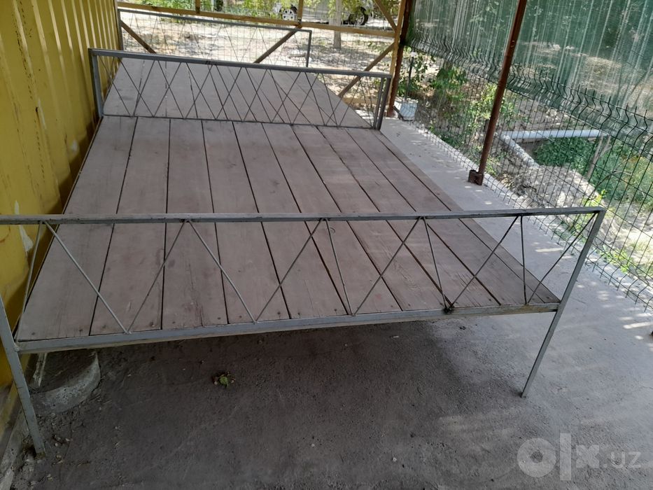 Тапчан 2/2 хорошим состояни