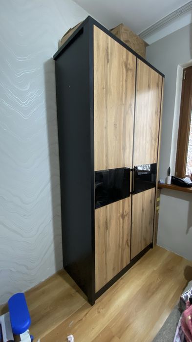 Срочно продам шкаф