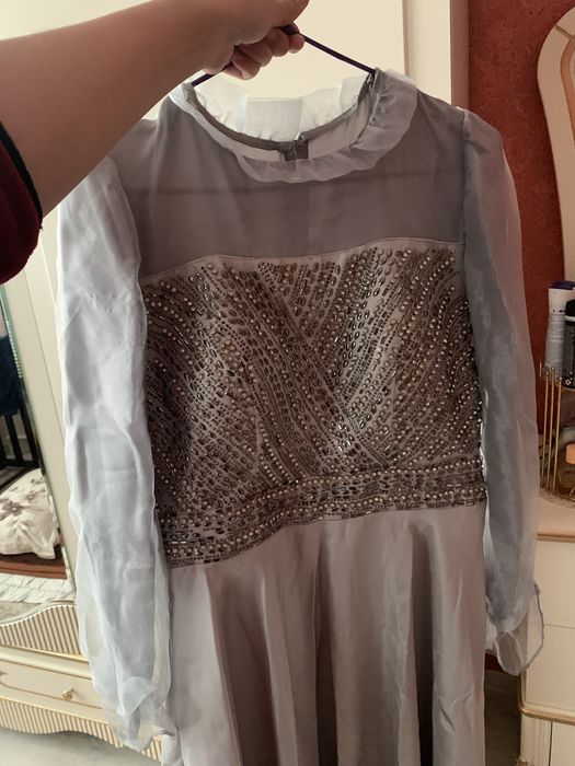 Вечерное платье очень красивое