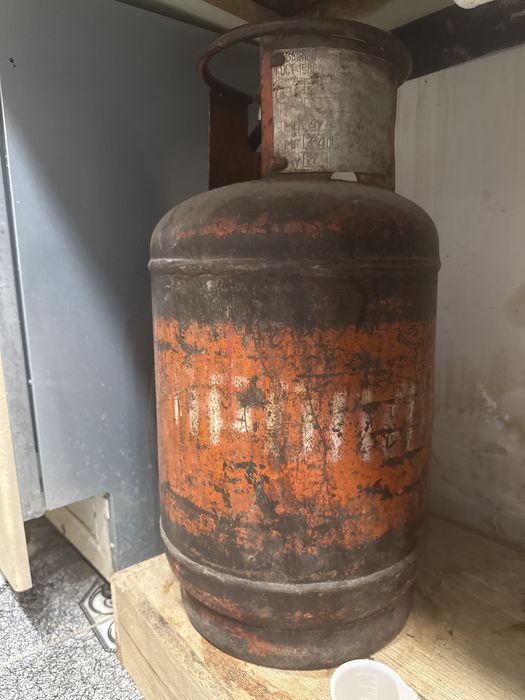 Продам газовые баллоны