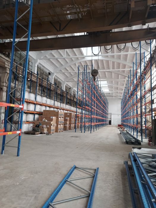 Avem Rafturi metalice profesionale