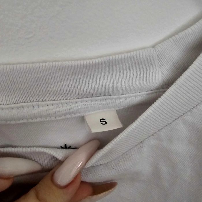 Дамска бяля тениска