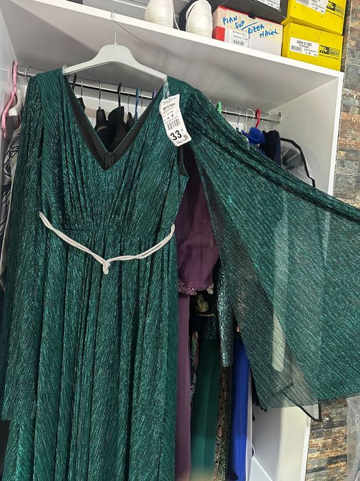 Vand rochie de seara
