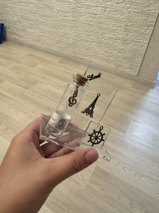 Подставка под визитки / Визитница.