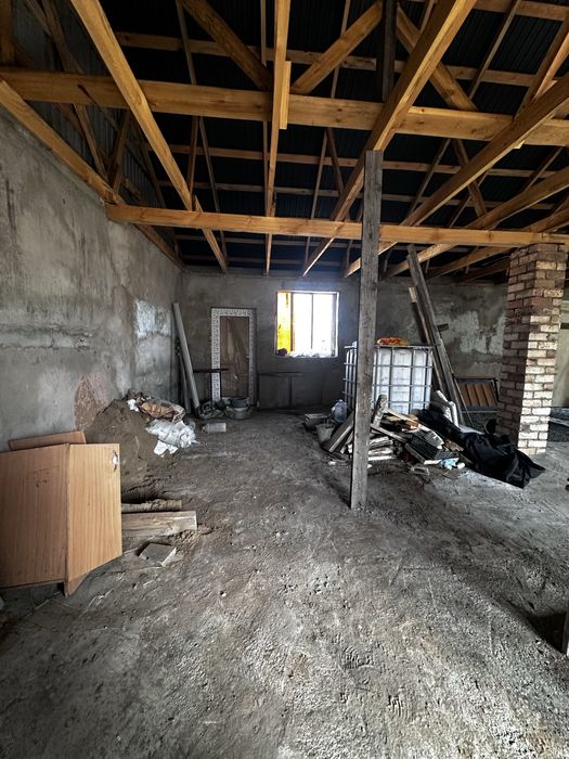 продам участок с постройкой