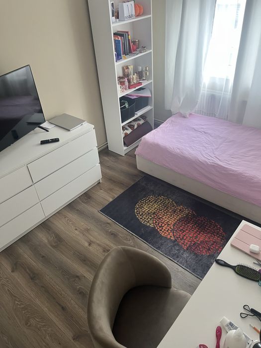Apartament 3 camere decomandat 2 bai. Astra nu colaborez cu agentii. .