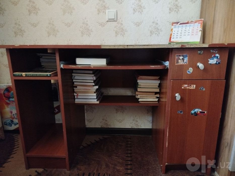 Продаётся письменный стол