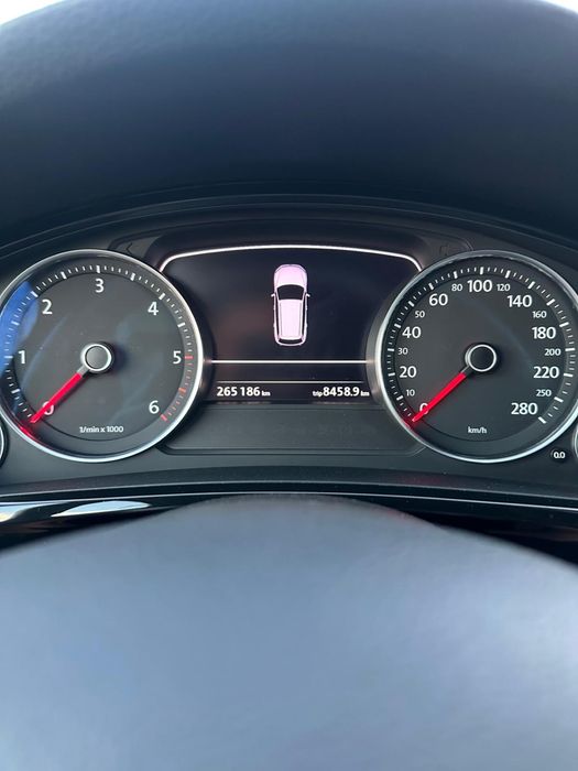 Vand vw Touareg 3 l  245cp km reali
