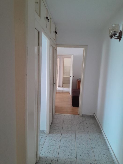 Apartament 3 camere, etaj 3/4, Central – Str. Ialomiței (Centrală proprie & Balcon Termopan)