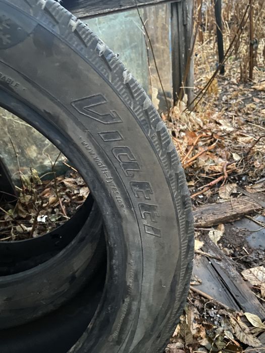 Продам резину р17 (шины)