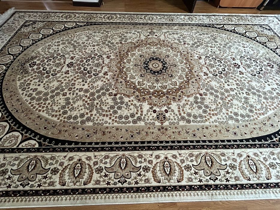 Продам шелковый иранский ковер