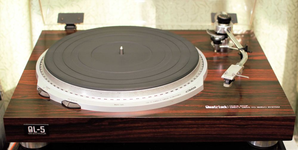 Проигрыватель виниловых дисков Victor Ql-5R