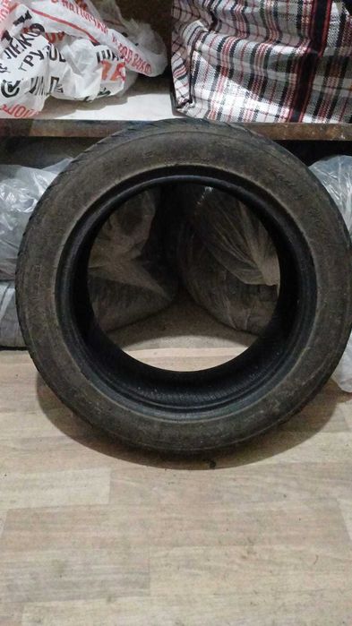 Продам автокресло и шины