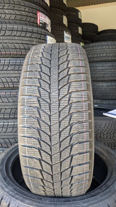 215/50R17 Triangle PL01