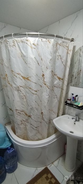 Своя 3в4 комн. Квартира в центре Янгиюля