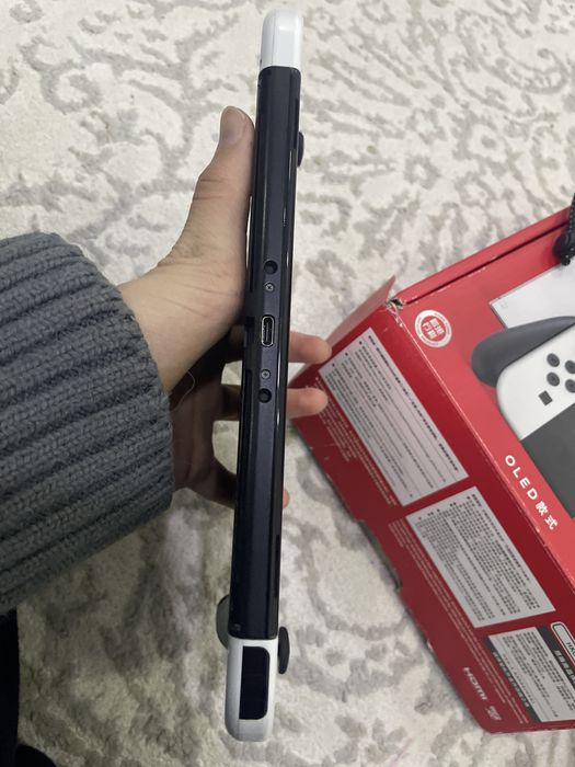 Nintendo switch oled 64 gb + fortnite account