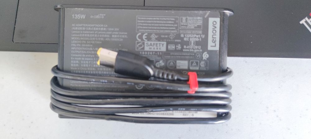 Lenovo ThinkPad P15v Gen 1 (i7-10850H | 32GB RAM | 512GB SSD)