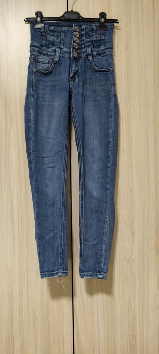 Дънки и панталони