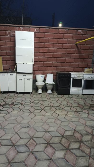 Продам унитаз и мебель