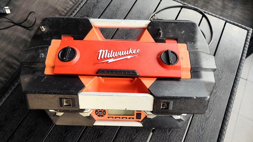 Radio șantier Milwaukee C12-28 DCR