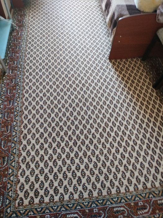 Ковёр натуральный в идеальном состоянии