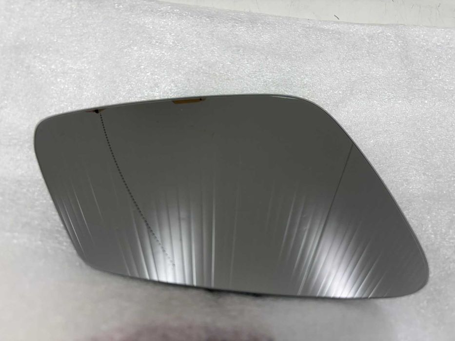 Стъкло дясно огледало БМВ Ф20 Ф22 Ф30 Ф32 И3