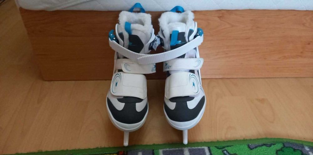 Регулируеми зимни кънки Crane, размер 33-37.
