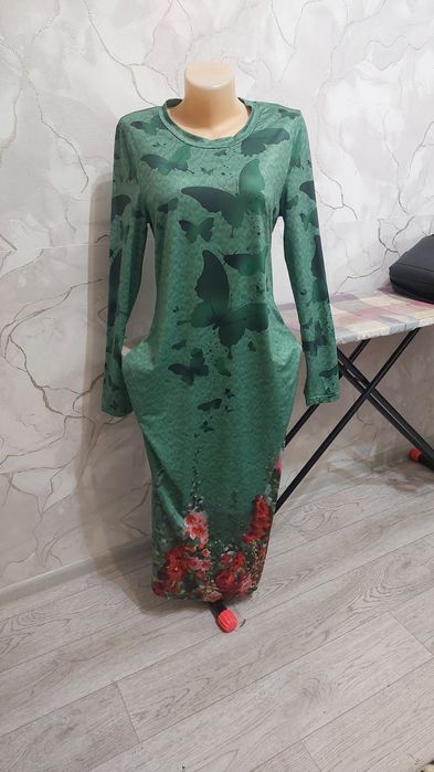 Платья женские разные